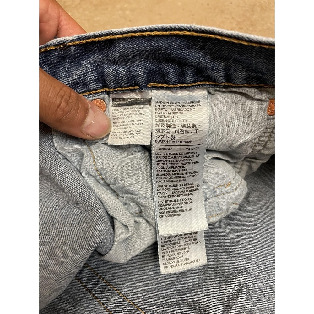 Levis 501 Jeans Mens 42x30 Medium Wash Blue Straight Leg Button Fly Distressed - Picture 7 of 16